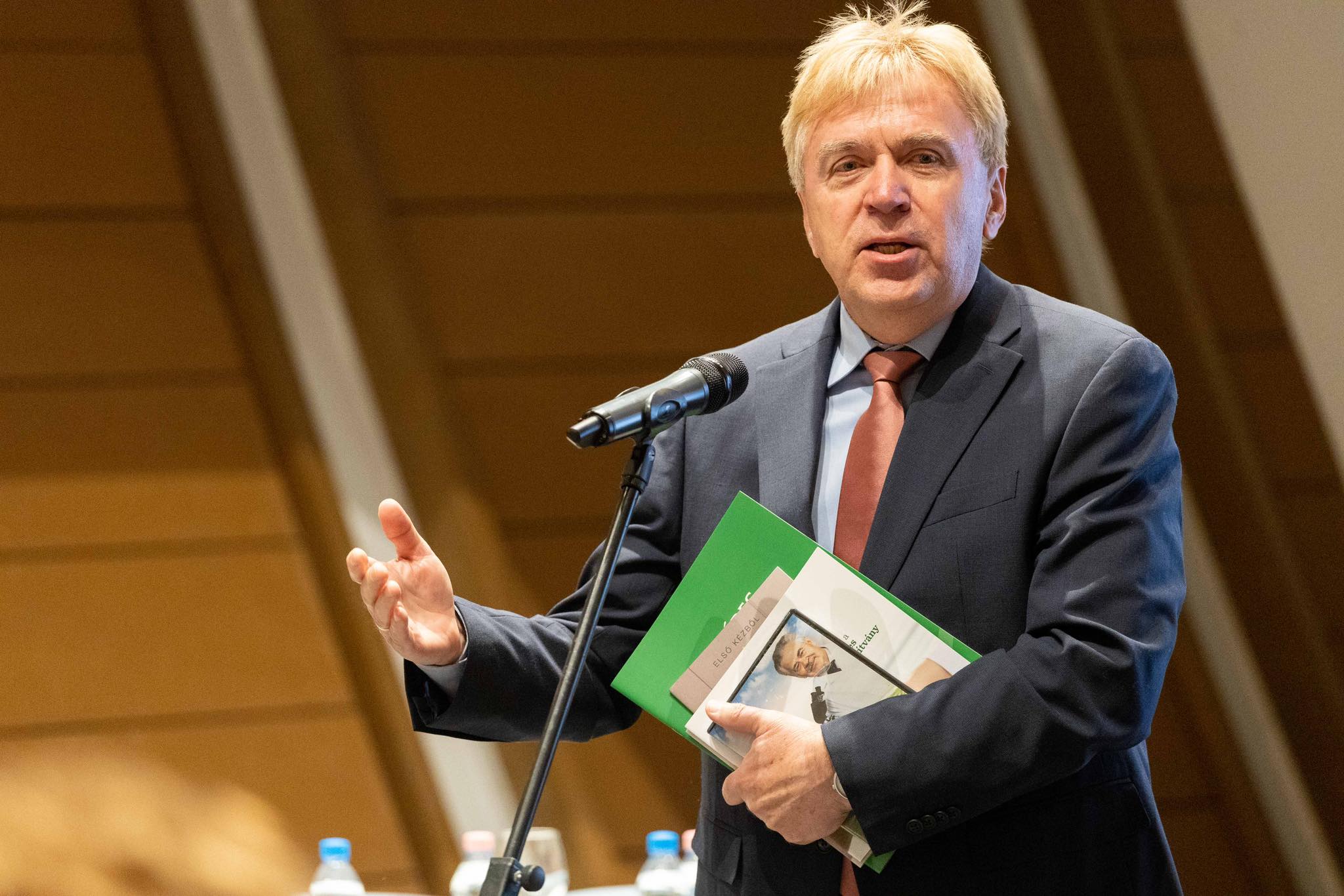 Szepesi Tibor A Béresalapítványról Html M1c6df1a3.jpg